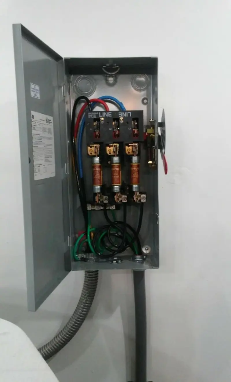 Three-phase disconnect switch installed for Electrical Wiring & Rewiring in Milwaukee